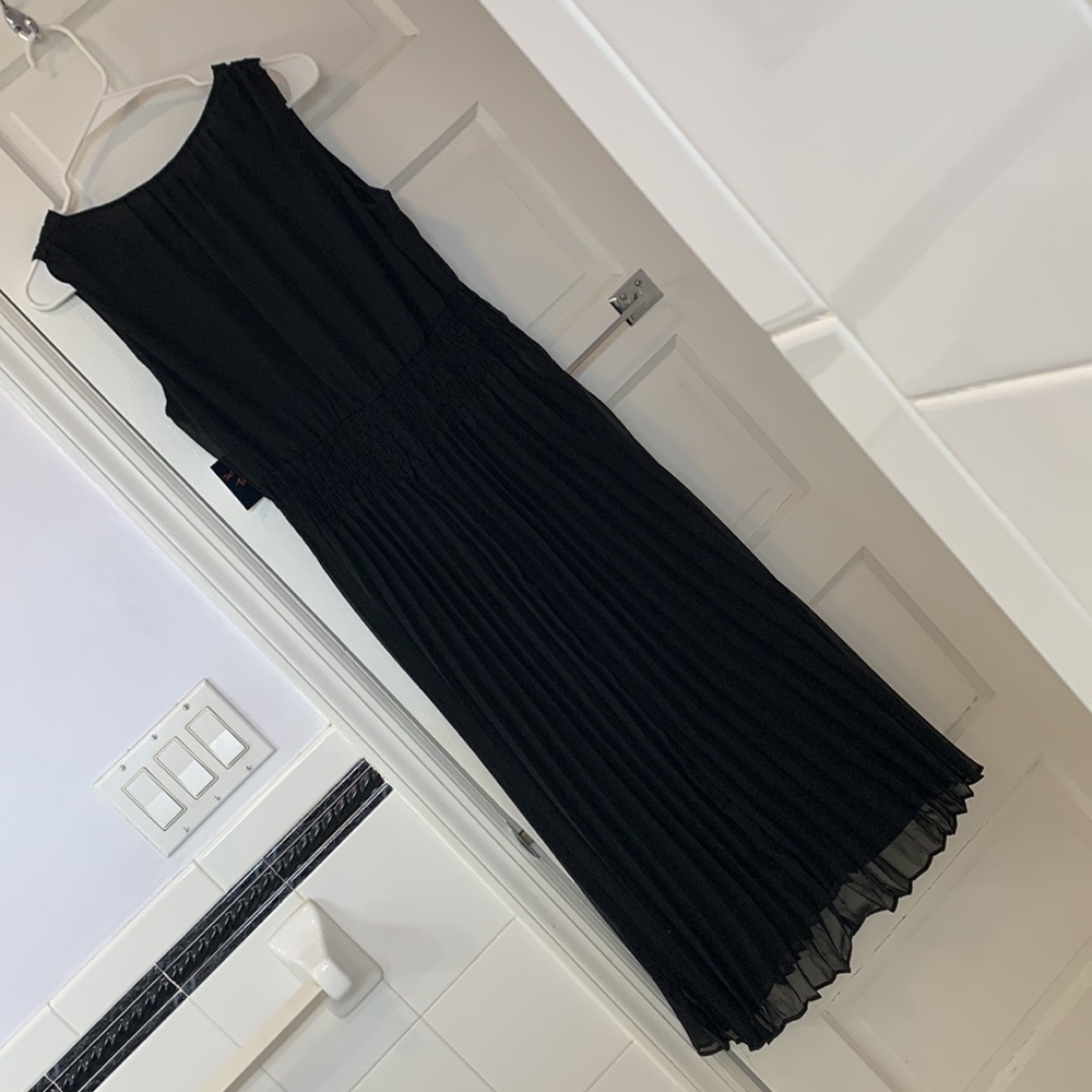 Black dress Size 6 NWT